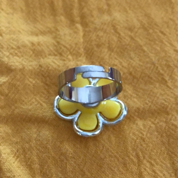 Several different colored flower rings!! - Picture 8 of 8